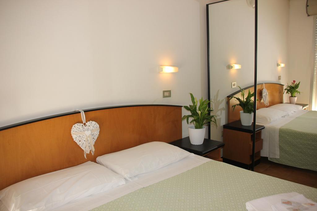 Hotel Orlov Rimini Exterior foto